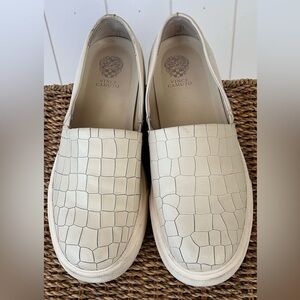 Vince Camuto Women’s Abbinna Croc‎ Embossed Platform Flat Cream Size 9.5M